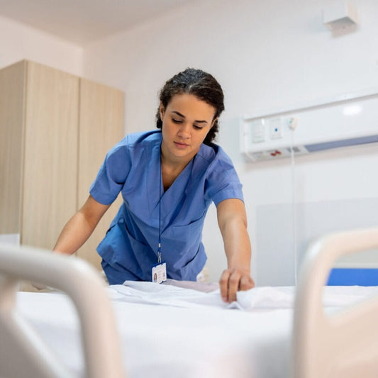 Cattivi odori nelle case di riposo: come migliorare il benessere di pazienti e operatori con OnoZeroHygiene